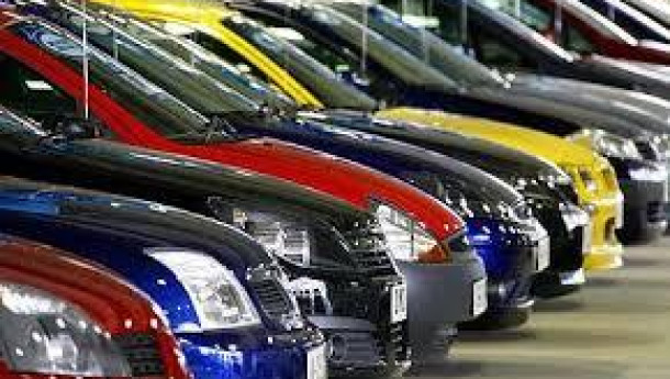 Annual 10.1% drop in vehicle registrations in February