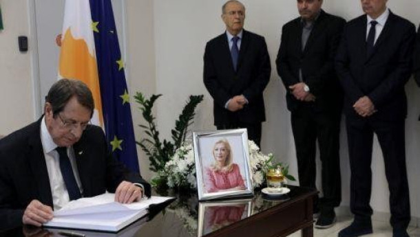 President signed Book of Condolence for Labour Minister Zeta Emilianides