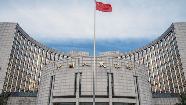 Chinese banks hold rates as analysts bet easing to come