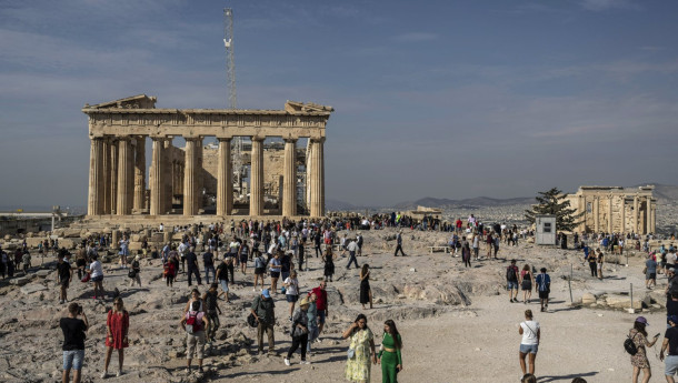 Greece’s 2023 tourism roars back, record year results seen coming