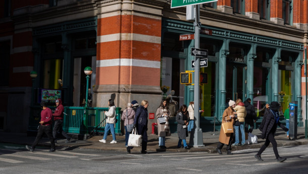 Fed-favored inflation gauge seen rising most in a year