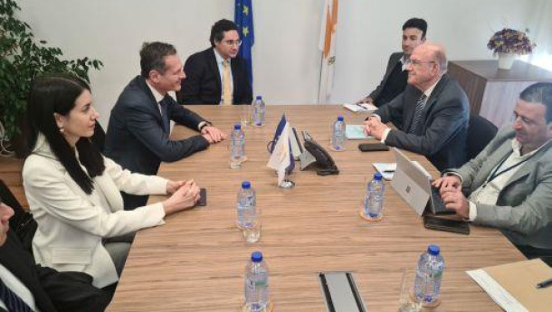 FinMin discussed Greece-Cyprus-Israel electricity interconnection with IPTO