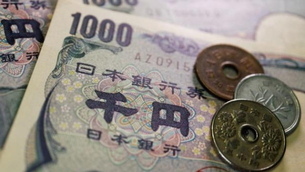 Yen drops to weakest since 1990