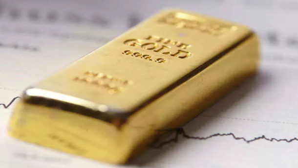 Gold pushes higher as investors expect Fed will start to ease