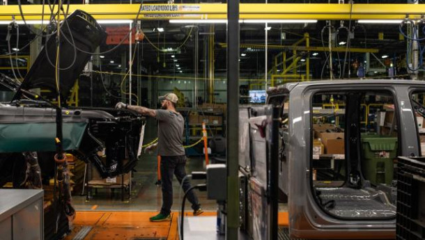 US economy grew faster than expected last quarter on firm demand