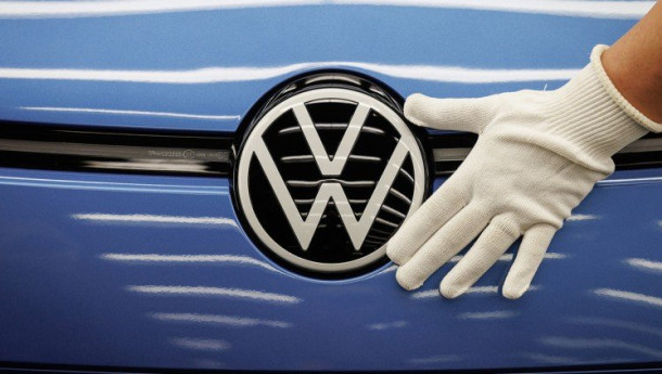 Τα βρίσκουν εργαζόμενοι και Volkswagen