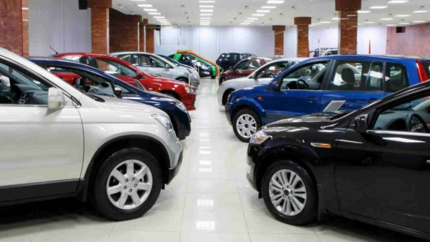 Registration of saloοn cars down 1.9% in February