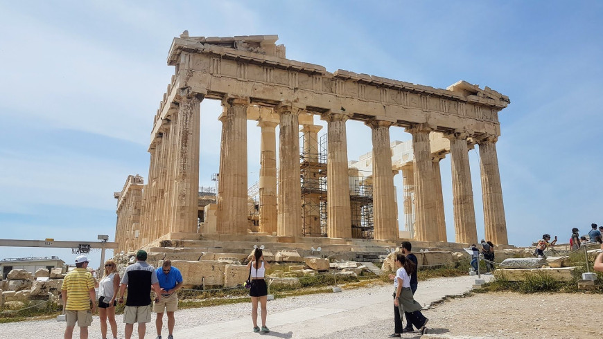 US tourists drive surge in Greece, revenue spikes