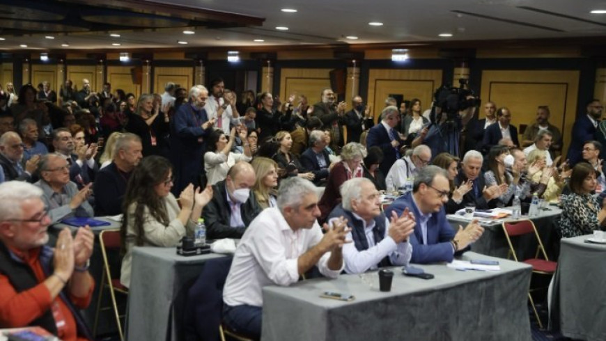 Two SYRIZA-PA MPs and another 43 members of the So-called ‘Umbrella Group’ leave the party