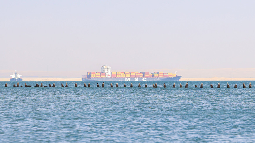 Half of Red Sea container fleet avoids route after attacks