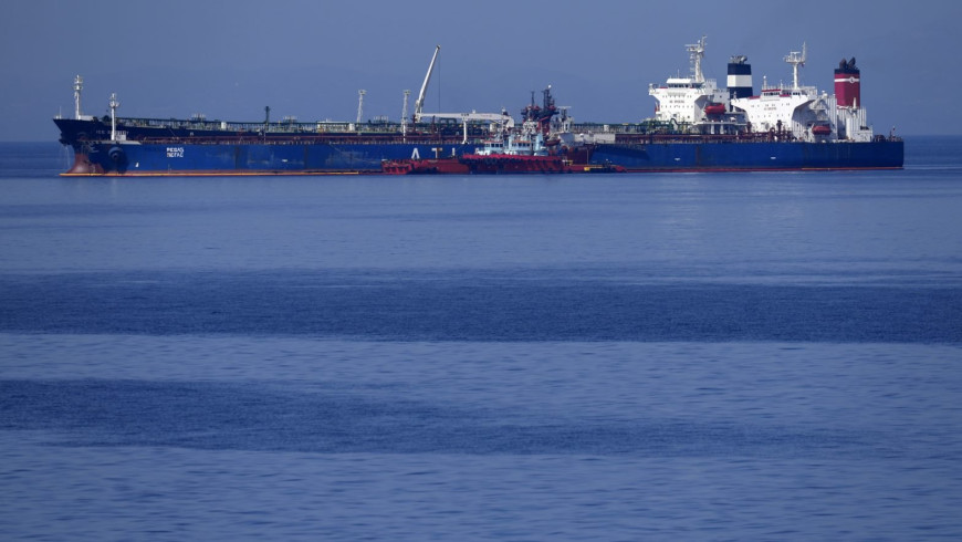 Greek shippers worry shadow fleet carrying sanctioned oil poses risks