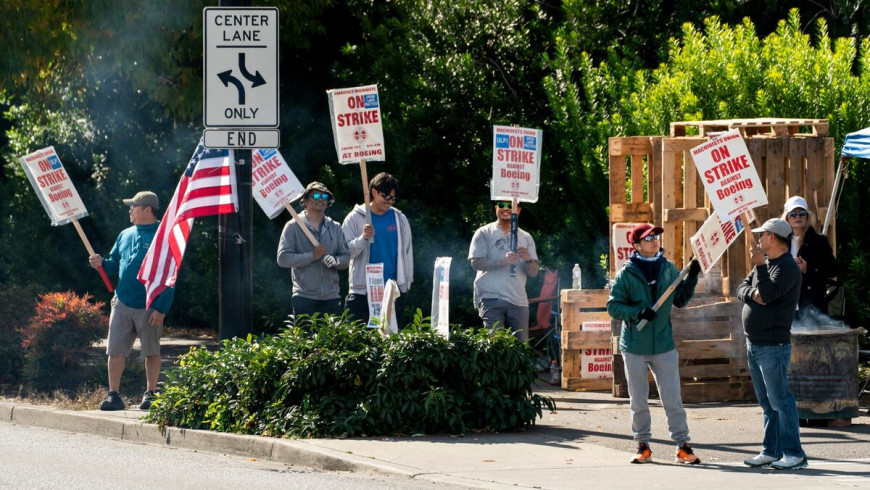 Storms and strike will complicate last jobs report before Fed meeting, election