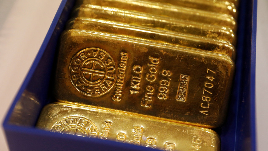 Goldman says ‘Go for Gold’ as central banks buy, Fed cuts in ‘25