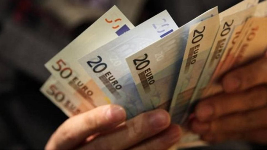 Ανέπεμψε το νόμο για περιορισμό cash ο ΠτΔ