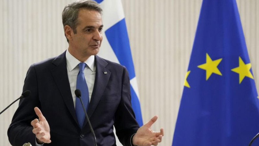 Mitsotakis mulls selection of Greece’s president: Maybe same president